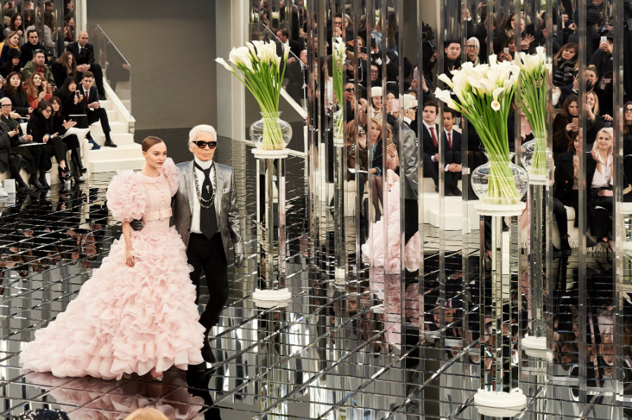 Karl Lagerfeld CHANEL Spring/Summer 2017 Haute Couture runway pictures by Lucile Perron
