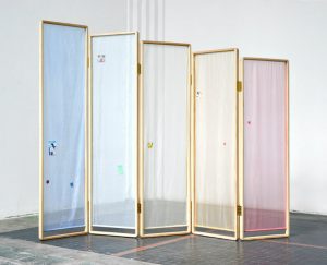 Michelle Rawlings, Divider (4), 2017, hand-stitched and printed silk, wooden construction, metal hinges and rod / courtesy of Raster / Poland 