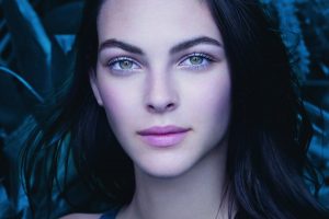 CHANEL blue serum face