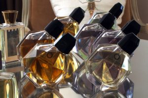 pperfumes bottles rosa mundi