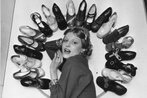 Fashion model Ika posing with Mary Quant's new collection of shoes, 6 April 1972 © Roger Jackson, Central Press, Getty Images