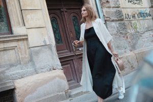 andra handaric studio white kimono vilegiatura bag