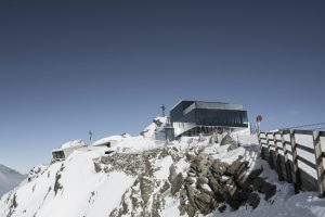 james bond elements