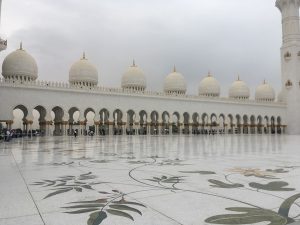 white mosque abu dhabi