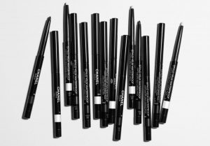 chanel le blanc et le noir stylo